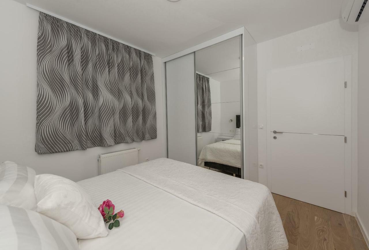 Penthouse Jure Apartamento Makarska Exterior foto