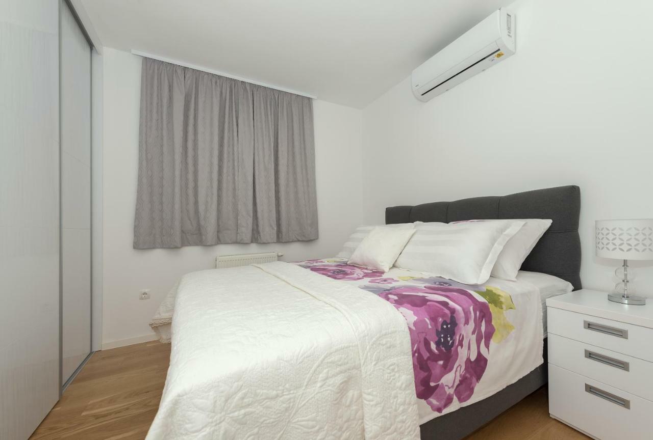 Penthouse Jure Apartamento Makarska Exterior foto
