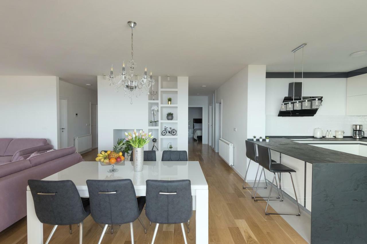 Penthouse Jure Apartamento Makarska Exterior foto