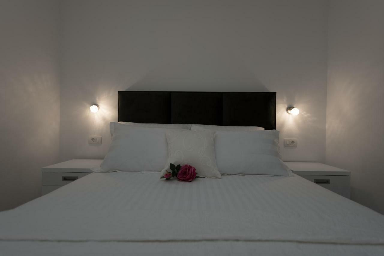 Penthouse Jure Apartamento Makarska Exterior foto