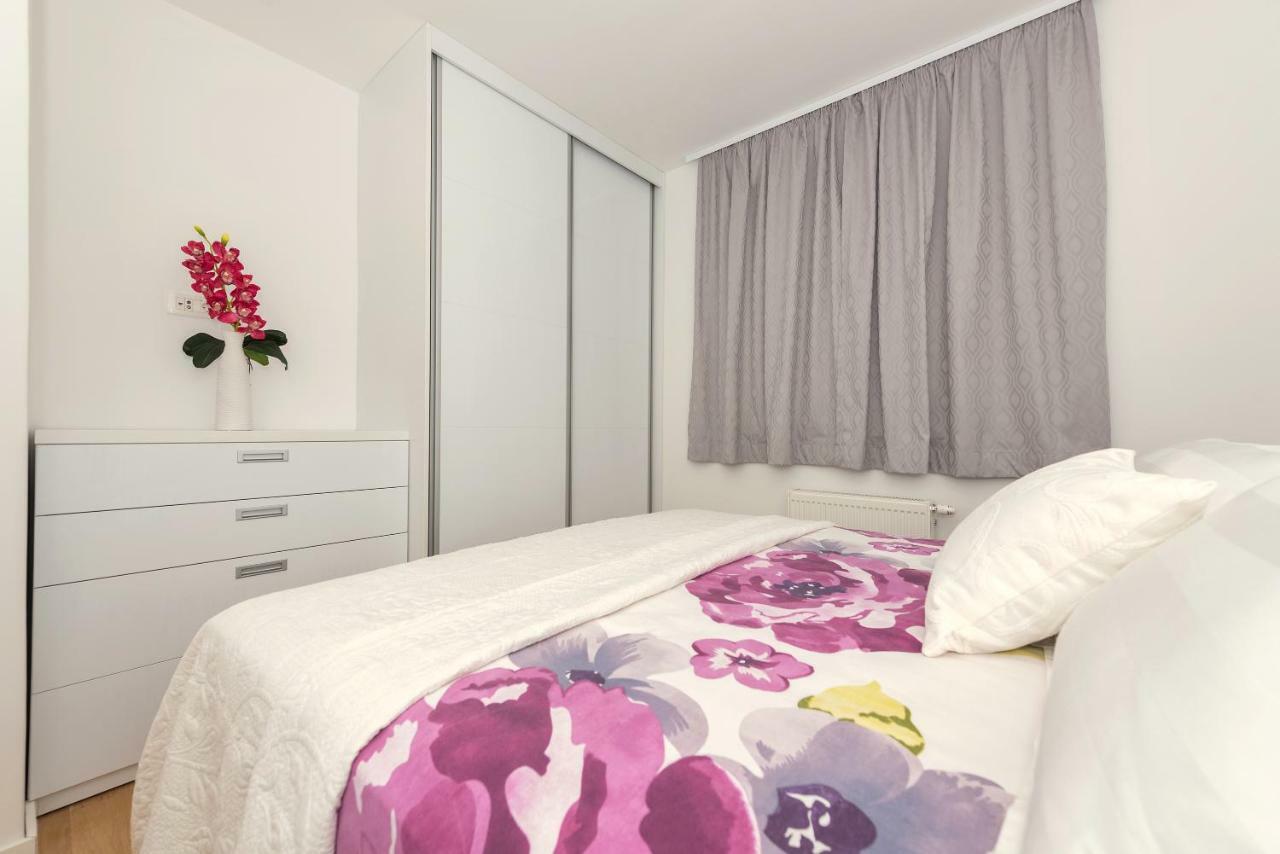 Penthouse Jure Apartamento Makarska Exterior foto