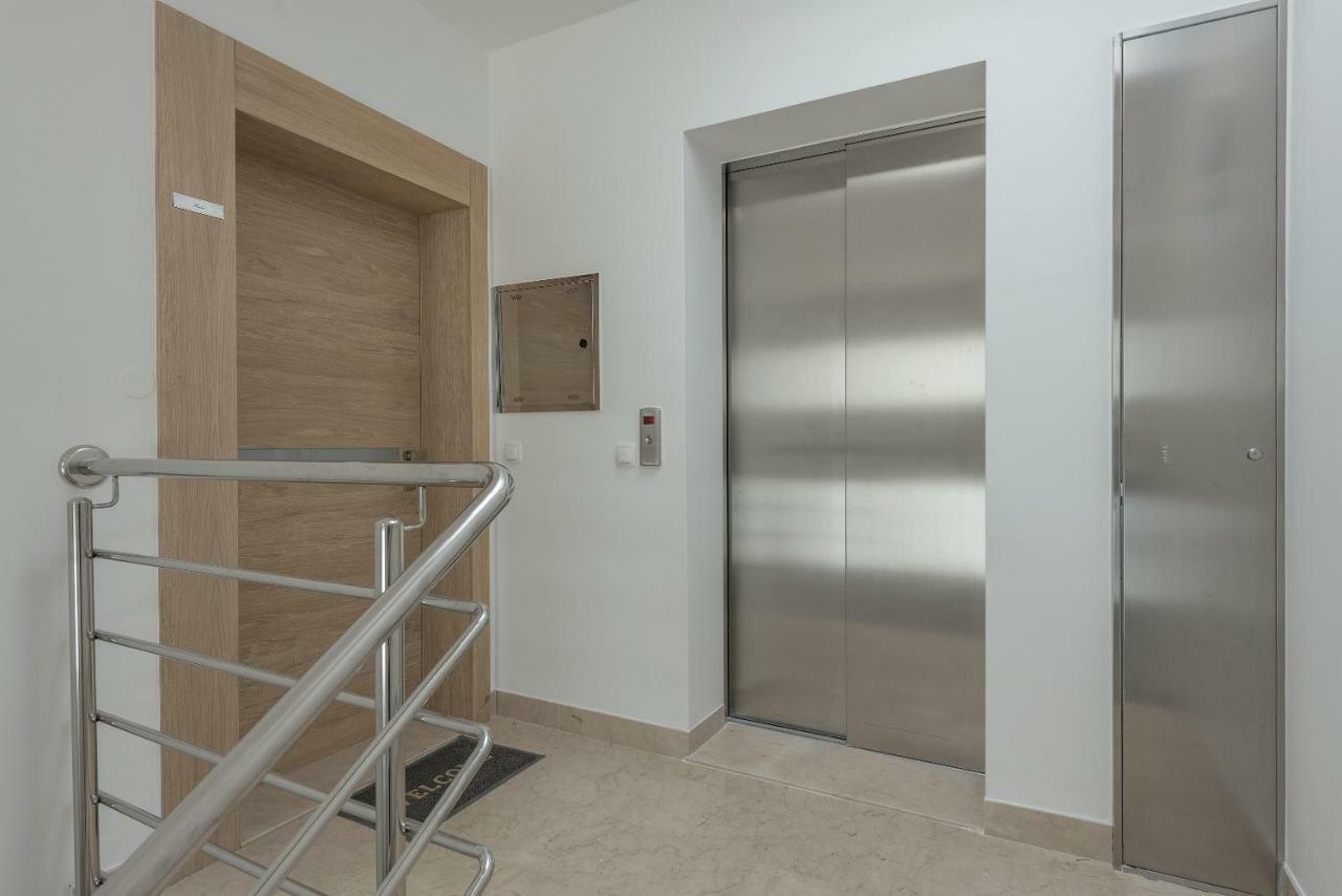 Penthouse Jure Apartamento Makarska Exterior foto