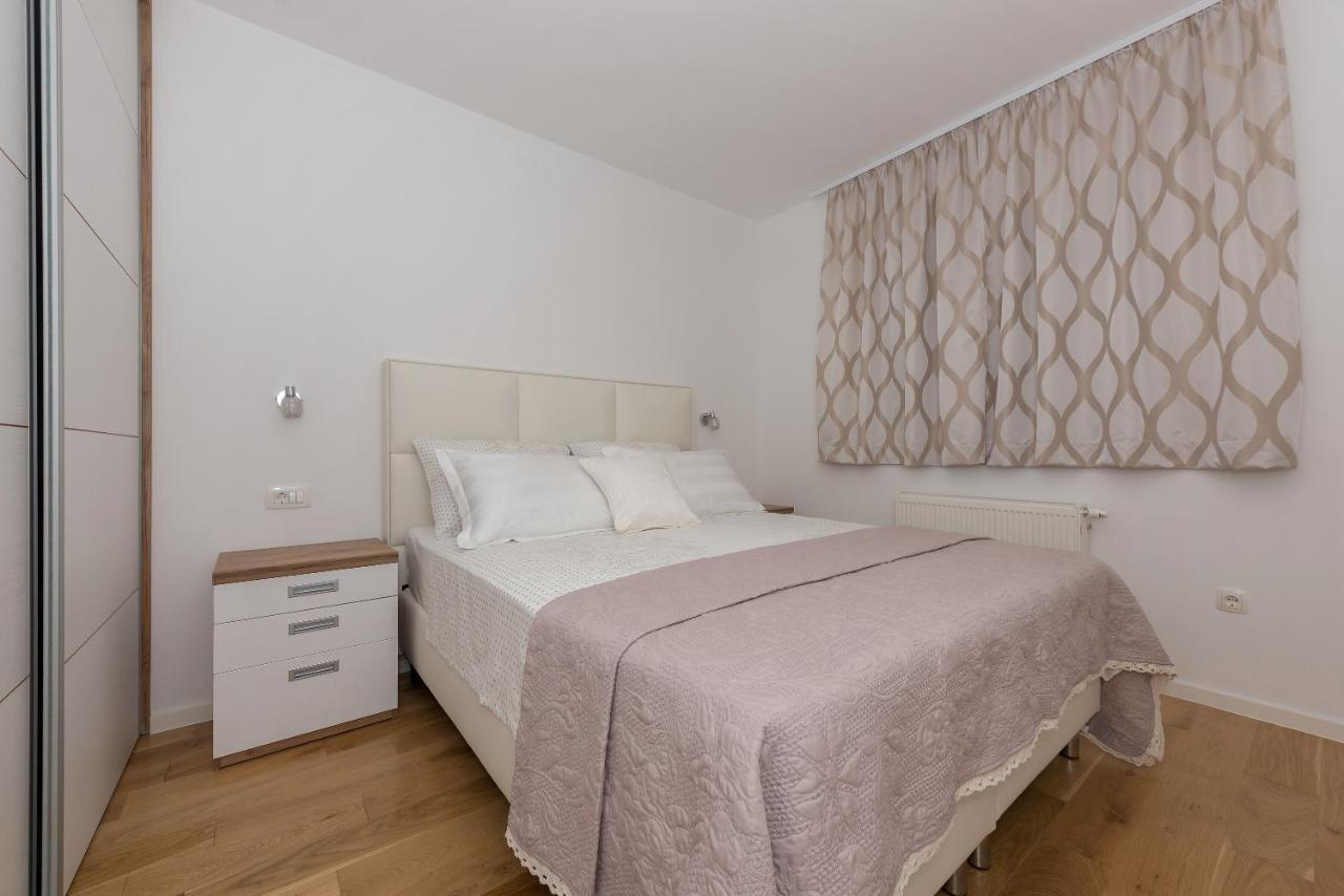 Penthouse Jure Apartamento Makarska Exterior foto